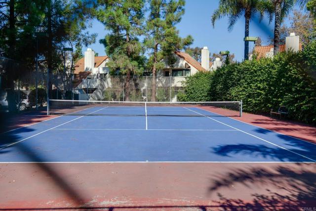 Detail Gallery Image 34 of 40 For 383 N Melrose Dr #F,  Vista,  CA 92083 - 2 Beds | 2 Baths