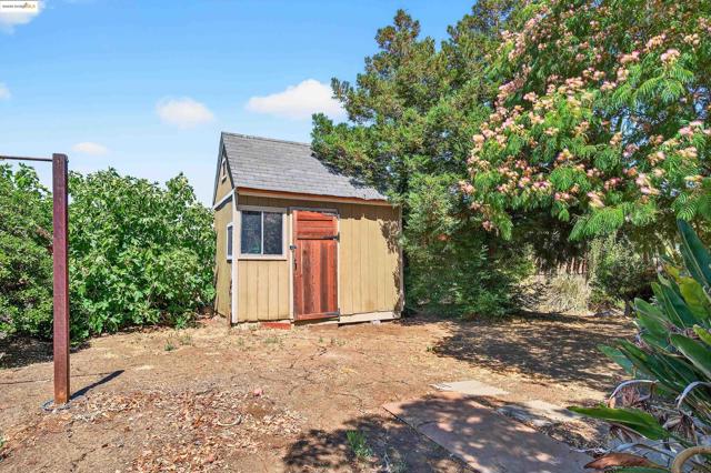 41 Corte Dorado Ct., Benicia CA: https://media.crmls.org/mediaz/f13261d2-c241-497a-891d-31d564d02672.jpg