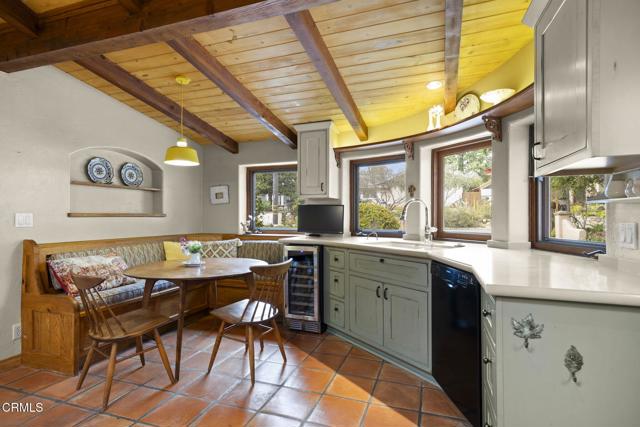 308 Topa Topa Drive, Ojai CA: https://media.crmls.org/mediaz/f132b026-7187-4274-aad8-80c4716fbb4f.jpg
