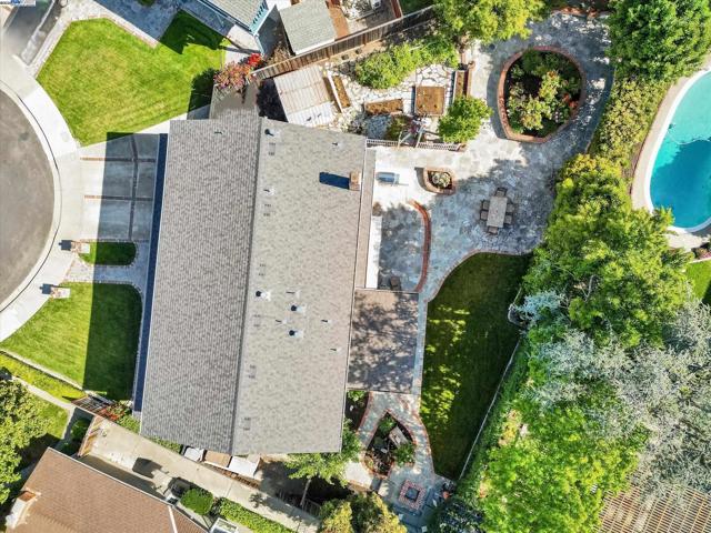 2369 Woodthrush Way, Pleasanton CA: https://media.crmls.org/mediaz/f132ca1d-3ecf-4278-9e18-e8999a4bddb9.jpg
