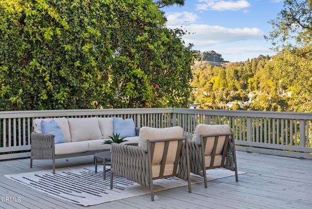 Detail Gallery Image 35 of 45 For 2596 Wallingford Dr, Beverly Hills,  CA 90210 - 4 Beds | 3/1 Baths