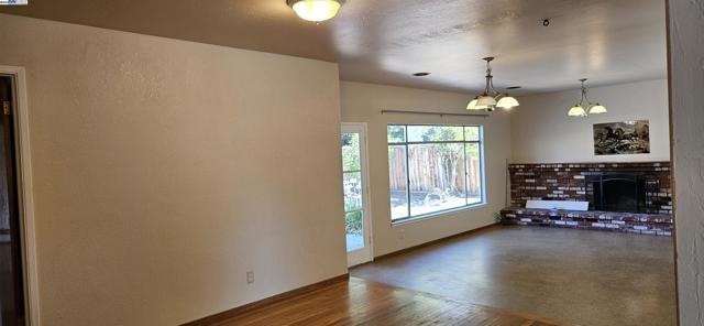 41772 Chadbourne Dr, Fremont CA: https://media.crmls.org/mediaz/f133429e-17bc-4564-bb2d-3ad7fd3ba55f.jpg