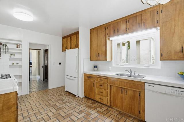 Detail Gallery Image 19 of 75 For 832 San Luis Rey, Coronado,  CA 92118 - 4 Beds | 3/1 Baths