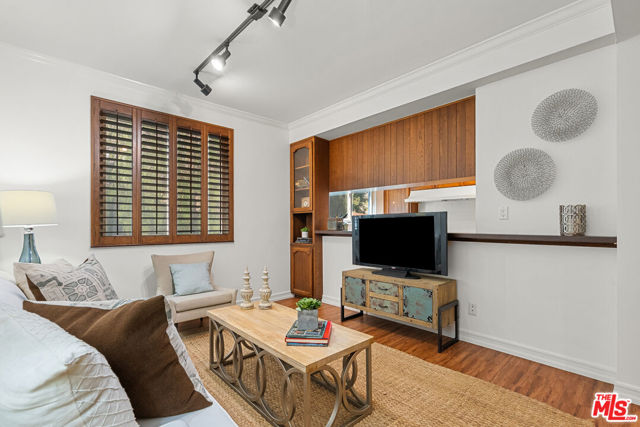 10654 Eastborne Avenue, Los Angeles CA: https://media.crmls.org/mediaz/f133f355-2db6-44f1-bf8e-de5b04980e51.jpg