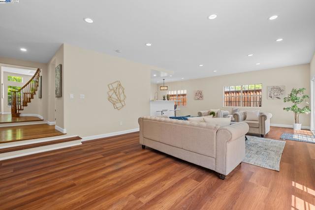 2316 Tulip Rd, San Jose CA: https://media.crmls.org/mediaz/f1344131-4829-43bf-a900-7a7c739035de.jpg