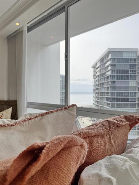 Detail Gallery Image 15 of 54 For 1770 Avenida Del Mundo #809,  Coronado,  CA 92118 - 3 Beds | 3 Baths