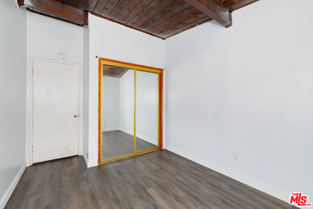 5633 Cedarglen Drive, Azusa CA: https://media.crmls.org/mediaz/f134d71b-7136-414b-9ac3-e6f43da4213e.jpg