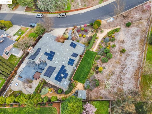 1431 HUSTON ROAD, Walnut Creek CA: https://media.crmls.org/mediaz/f135ae52-b9ff-462a-b669-66fe686ed197.jpg