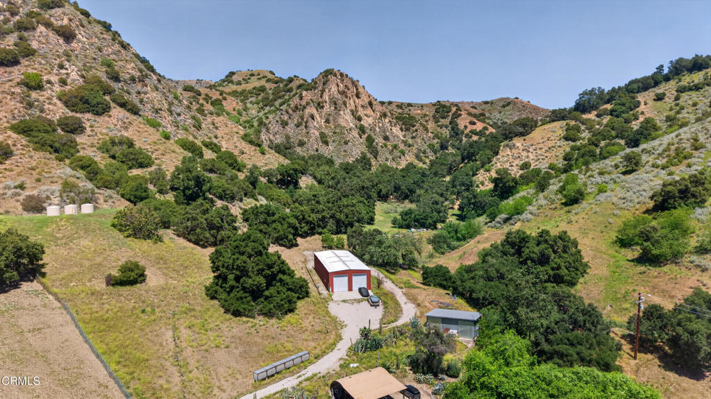 https://media.crmls.org/mediaz/f135b583-ecb8-42be-b8a1-8ae4845ae115.jpg?preset=X-Large