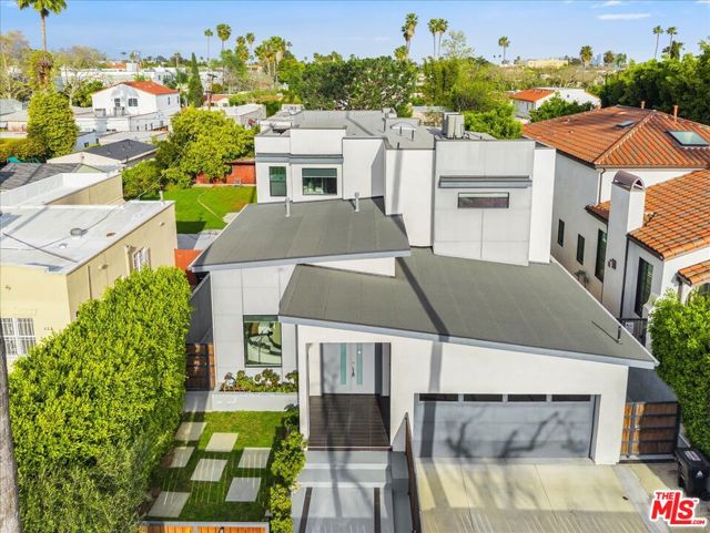 616 N FULLER Avenue, Los Angeles CA: https://media.crmls.org/mediaz/f135c9d6-eed4-4c4a-80f5-a330f8da8e3f.jpg