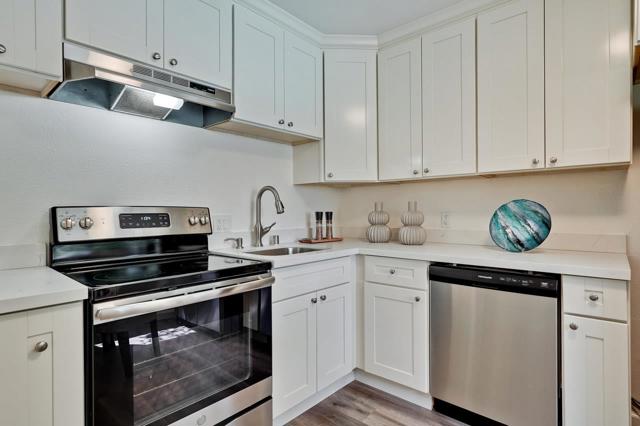 954 Kiely Boulevard, Santa Clara CA: https://media.crmls.org/mediaz/f135edfd-647d-4eeb-8940-8fc6a060dccd.jpg