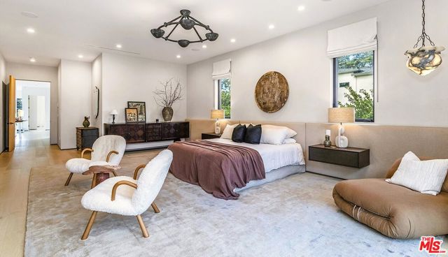 Drew Fenton | 324 S Medio Drive Los Angeles CA | MLS: 7084103