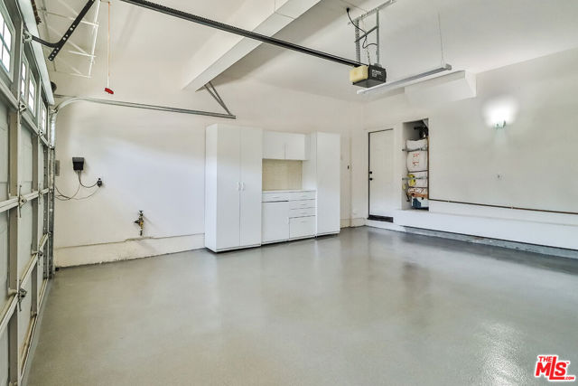 2857 Limestone Drive, Thousand Oaks CA: https://media.crmls.org/mediaz/f1369999-ee6e-4c4f-a59a-0cffc12ee522.jpg