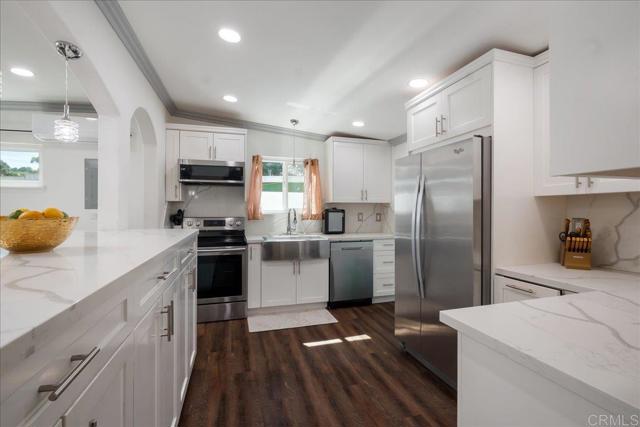 Detail Gallery Image 8 of 31 For 4126 E Plaza Bld, National City,  CA 91950 - 3 Beds | 2 Baths