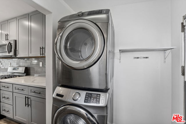 10236 S 1st Avenue, Inglewood CA: https://media.crmls.org/mediaz/f137c881-3b5a-40cf-85e8-09f1a9839265.jpg