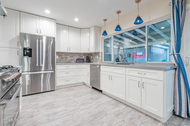 2760 Royal Avenue, Simi Valley CA: https://media.crmls.org/mediaz/f1385df3-0243-4ae6-884a-e4987b64f349.jpg