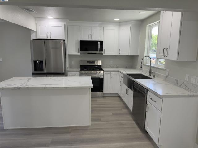 2809 Avalon Dr, Sacramento CA: https://media.crmls.org/mediaz/f13861fa-6920-4f2a-a165-b06036e0ded9.jpg
