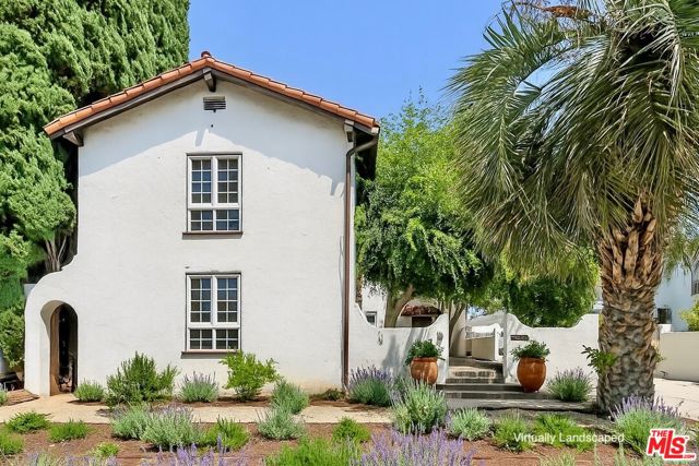 6233 W 6th Street, Los Angeles CA: https://media.crmls.org/mediaz/f138b819-060f-4e7d-8d40-adb140850160.jpg