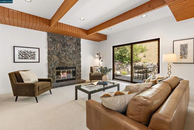 220 Devonshire Ct, Pleasant Hill CA: https://media.crmls.org/mediaz/f13b60b6-c781-4f70-9c10-f49ec80282f5.jpg