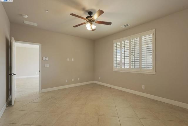 2961 Clear Point Way, Manteca CA: https://media.crmls.org/mediaz/f13b7f1d-b677-4453-8b70-10cad571fdac.jpg