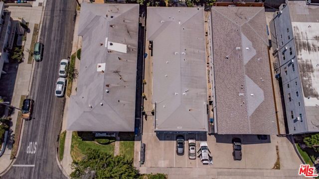 103 N Hayworth Avenue, Los Angeles CA: https://media.crmls.org/mediaz/f13c6f1c-f80d-41f9-892e-24f909ef00e2.jpg