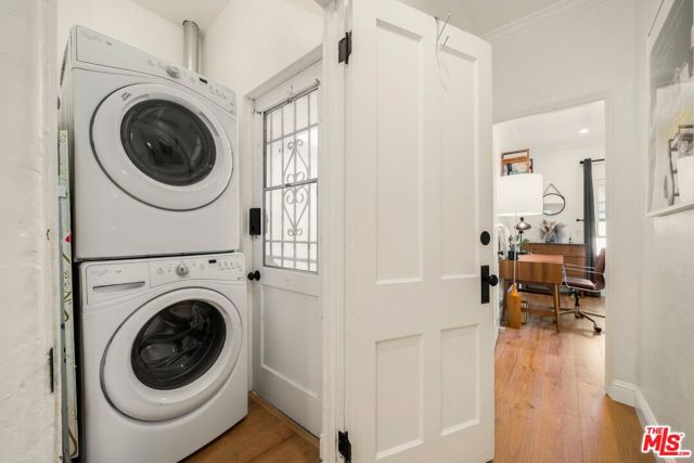 500 N Genesee Avenue, Los Angeles CA: https://media.crmls.org/mediaz/f13c9e06-a0a0-4bd4-ae4d-bdc7bfaa2f7f.jpg
