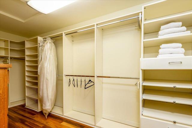 45 Bear Gulch Drive, Portola Valley CA: https://media.crmls.org/mediaz/f13cee72-368b-466b-96b9-bbd93a3a789b.jpg