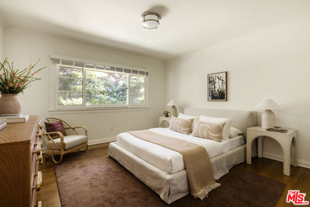 1296 Capri Drive, Pacific Palisades CA: https://media.crmls.org/mediaz/f13d0e54-74f0-462f-875e-60acb71ccb0c.jpg