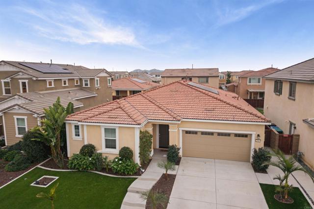 Detail Gallery Image 2 of 39 For 29917 Great Basin Ct, Menifee,  CA 92585 - 4 Beds | 2/1 Baths