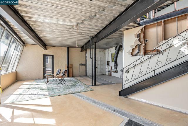 841 Ocean Ave, Richmond CA: https://media.crmls.org/mediaz/f13d9020-fdca-4768-a0b0-30a8615ec526.jpg