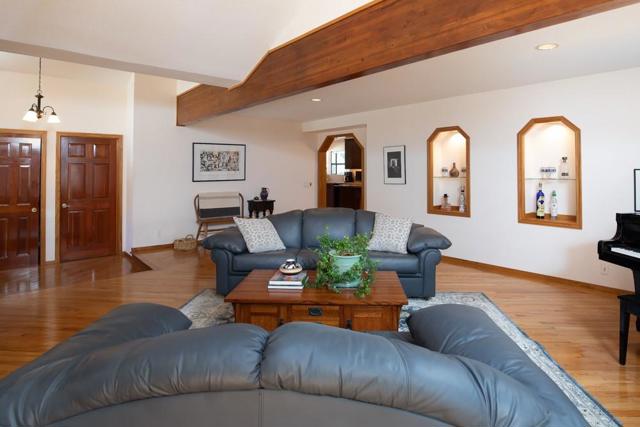 350 Aurora Road, Soquel CA: https://media.crmls.org/mediaz/f13e443c-3867-4b35-b7d1-0caff9ebc7db.jpg