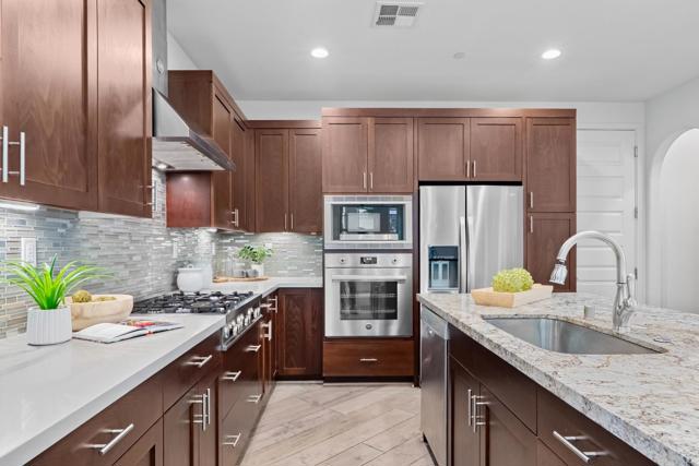 109 Avellino Way, Mountain View CA: https://media.crmls.org/mediaz/f13e9192-7ca4-4145-8ac7-48d826c672a5.jpg