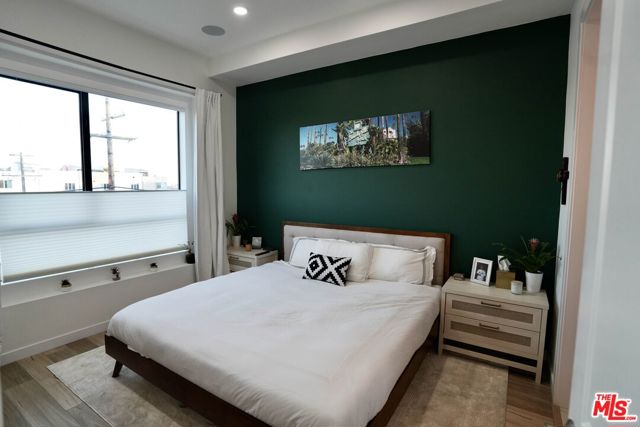 5961 Fountain Avenue, Los Angeles CA: https://media.crmls.org/mediaz/f13efe1a-43cd-4bc7-86de-b997f7241ad9.jpg