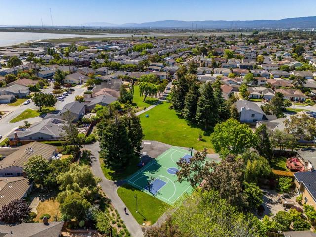 372 Bluefish Court, Foster City CA: https://media.crmls.org/mediaz/f13f2d10-97bb-4165-8850-9e8df21417b9.jpg