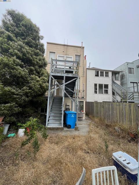 459 11Th Ave, San Francisco CA: https://media.crmls.org/mediaz/f13f4764-4495-4e36-af12-0ce3e81d72c4.jpg