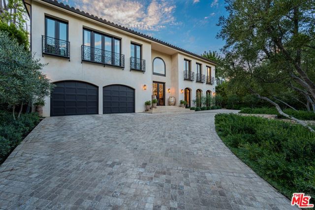 623 N ALTA Drive, Beverly Hills CA: https://media.crmls.org/mediaz/f13f4be7-6efb-4464-88f6-ab7c1c943c35.jpg
