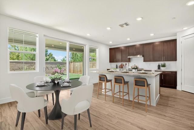 6640 Silverleaf Court, Tracy CA: https://media.crmls.org/mediaz/f13f9d5b-2038-421e-b30d-163615dcac46.jpg