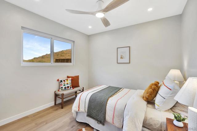 11384 Almazon St, San Diego CA: https://media.crmls.org/mediaz/f13f9e8c-3009-4647-8a00-e0045eb7abc4.jpg