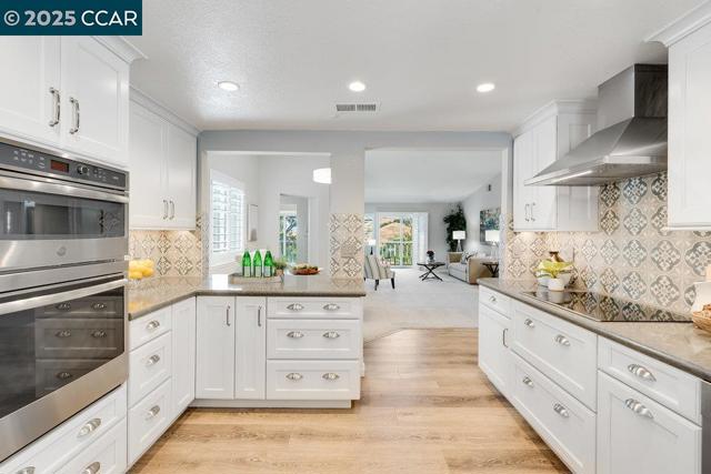 4332 Terra Granada Dr, Walnut Creek CA: https://media.crmls.org/mediaz/f13fcaaf-57bd-40d6-b7f6-a1b301e20bbf.jpg