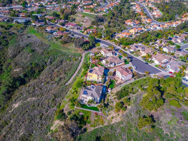 1330 Panorama Ridge Rd, Oceanside CA: https://media.crmls.org/mediaz/f1409998-62b3-4ebb-b11a-9ec6ee49c093.jpg