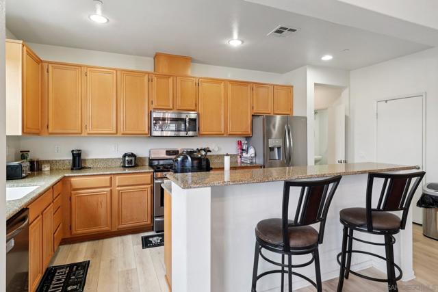 1709 Santa Carolina, Chula Vista CA: https://media.crmls.org/mediaz/f140fa37-1a7d-48ca-8290-2729bc46ffc1.jpg