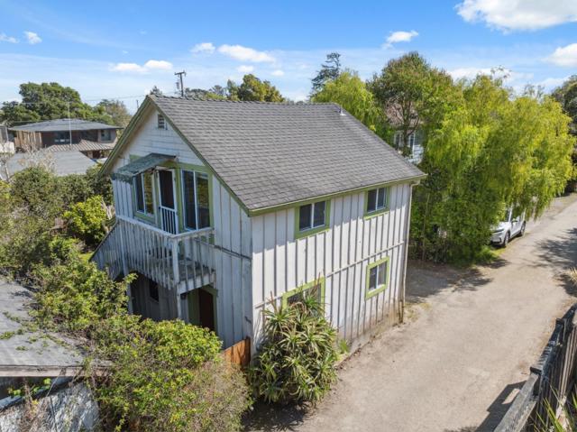 399 13th Avenue, Santa Cruz CA: https://media.crmls.org/mediaz/f14104c1-5e52-4e57-9b74-fcc10acd8274.jpg