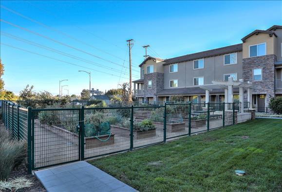 638 Willow Bend Court, San Jose CA: https://media.crmls.org/mediaz/f1413811-e9fa-498d-bd10-d14ccf01b12f.jpg