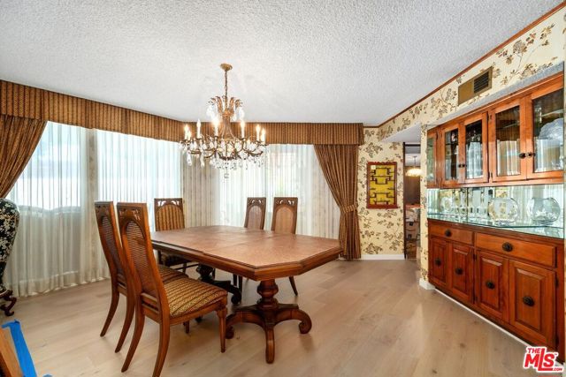 6505 S Halm Avenue, Los Angeles CA: https://media.crmls.org/mediaz/f141a41b-d2f5-4fa6-a0bb-fedb90166645.jpg