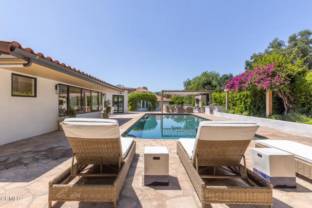 4435 Encinas Drive, La Canada Flintridge CA: https://media.crmls.org/mediaz/f141b7c0-f4bf-451b-ba16-226743ad0400.jpg