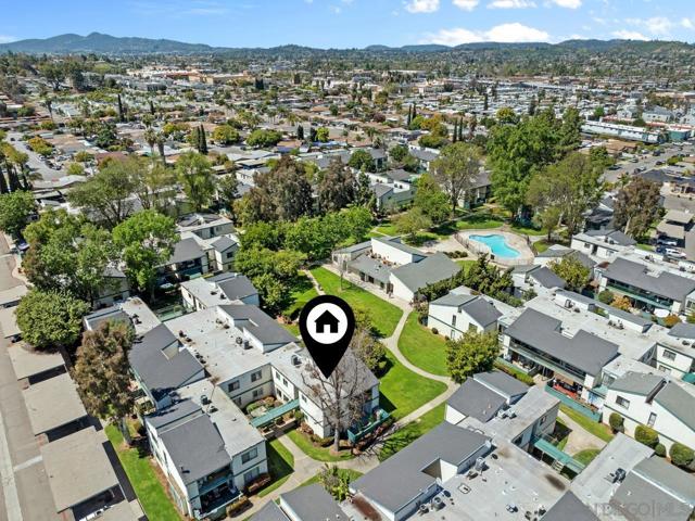 1817 E Grand ave, Escondido CA: https://media.crmls.org/mediaz/f14209cf-752a-4bd7-b380-3351936544c1.jpg