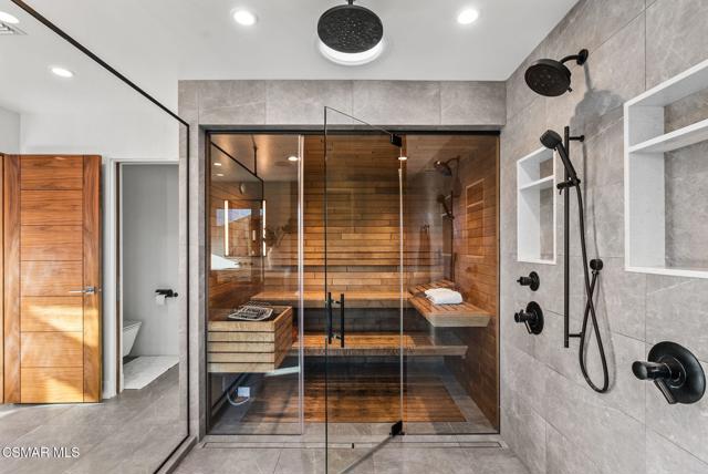 31460 Glenbridge Road, Westlake Village CA: https://media.crmls.org/mediaz/f14231d4-e21b-490f-b0ab-356f54dda85f.jpg