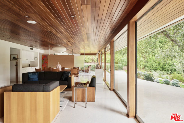 3970 Archdale Road, Encino CA: https://media.crmls.org/mediaz/f142bc7a-d03f-4491-a7a9-5731a6ae4956.jpg