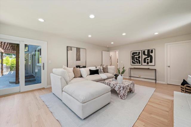 111 Vista Del Prado, Los Gatos CA: https://media.crmls.org/mediaz/f1433e02-93f0-4056-8eac-09d53d6a3aed.jpg