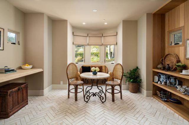 14479 Emerald Lane, Rancho Santa Fe CA: https://media.crmls.org/mediaz/f1438dff-82ac-4c6a-b8bb-d613ba34c4ca.jpg